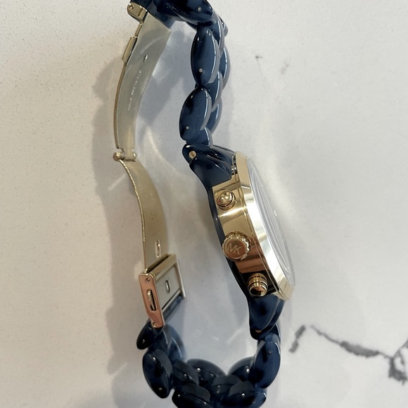 Michael Kors watch - Picture 3 of 7